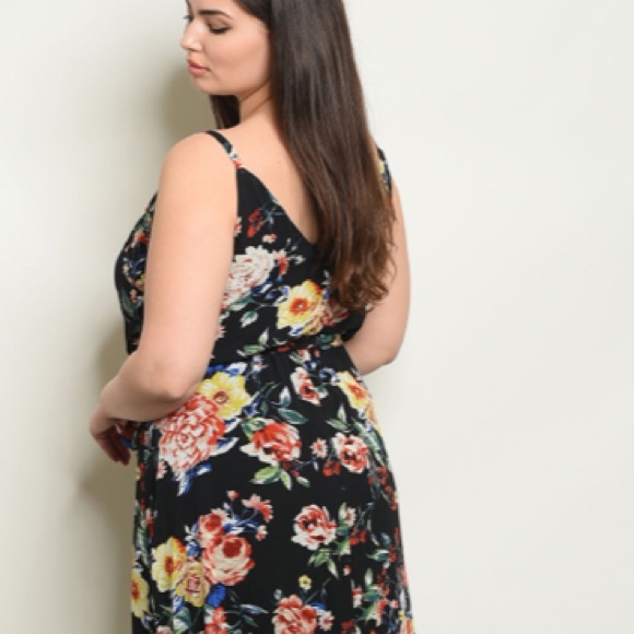 Gorgeous black floral plus size midi dress - Picture 3 of 4